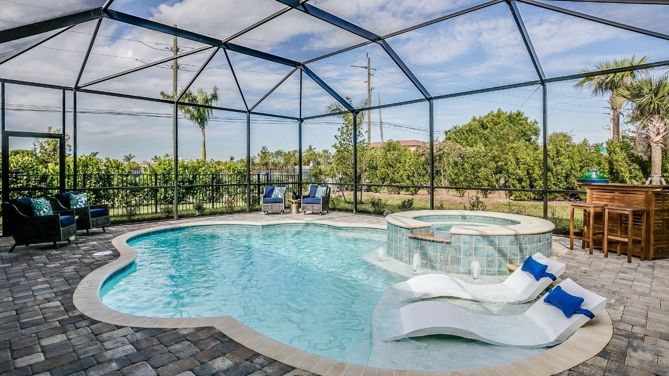 pool screen enclosures in Cape Coral, FL